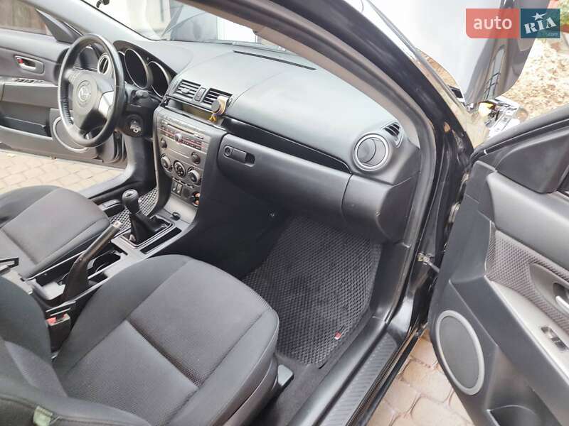 Хэтчбек Mazda 3 2006 в Богодухове