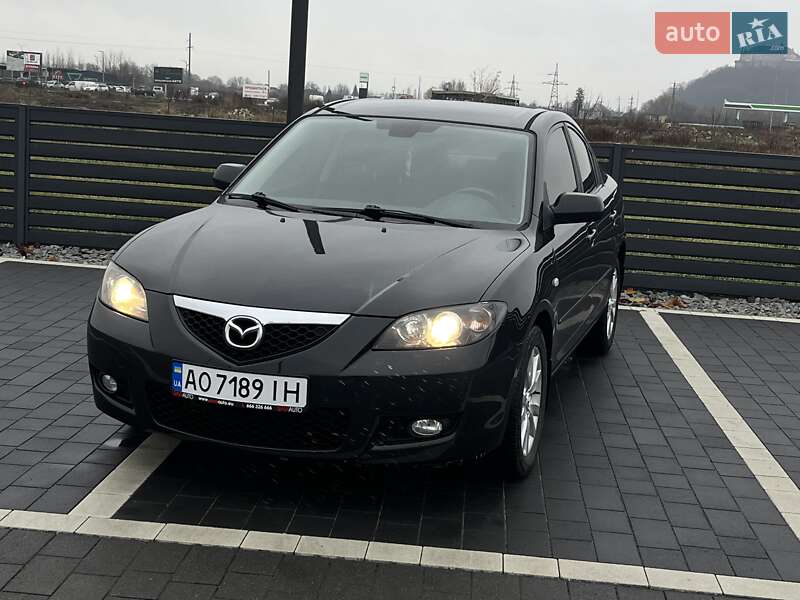 Седан Mazda 3 2007 в Мукачево