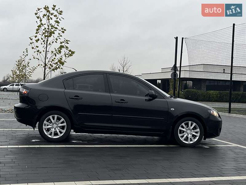 Седан Mazda 3 2007 в Мукачево
