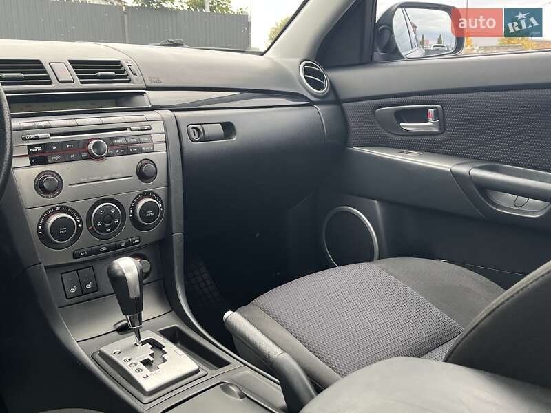 Седан Mazda 3 2007 в Мукачево