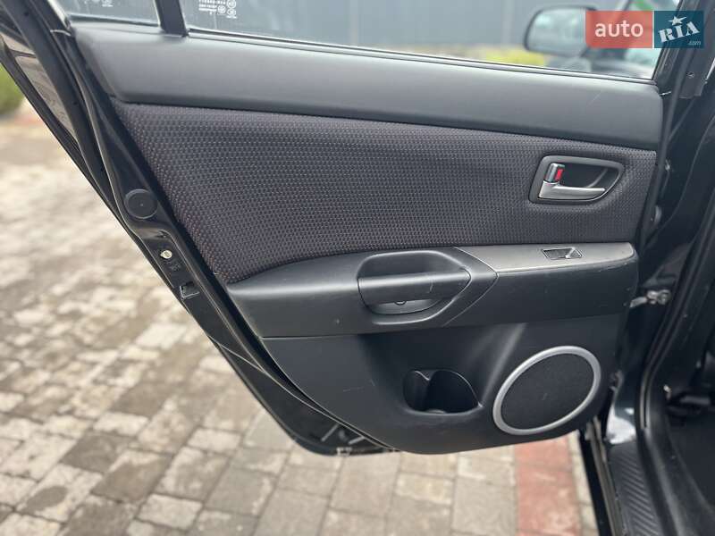 Седан Mazda 3 2007 в Мукачево