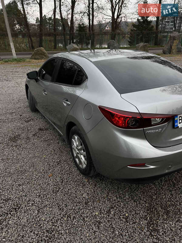 Седан Mazda 3 2016 в Николаеве