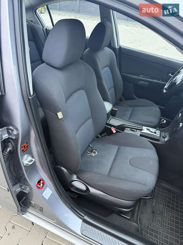 Хэтчбек Mazda 3 2004 в Черновцах