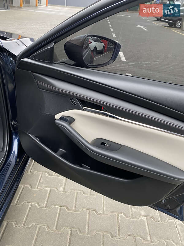 Седан Mazda 3 2019 в Киеве