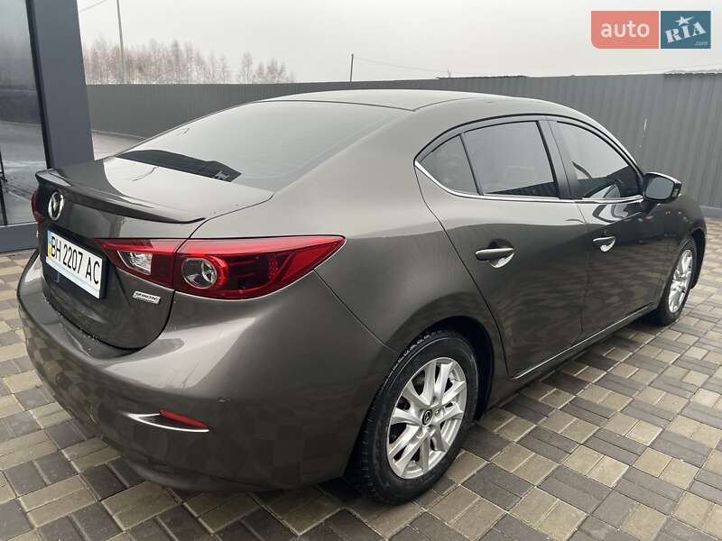 Седан Mazda 3 2016 в Києві
