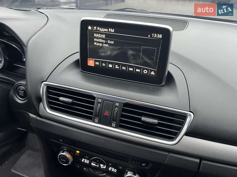 Седан Mazda 3 2016 в Києві