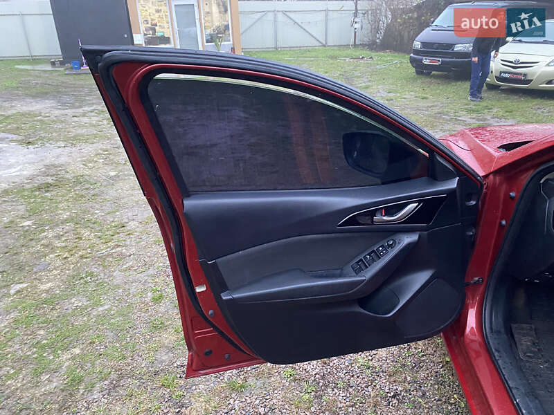 Седан Mazda 3 2015 в Киеве