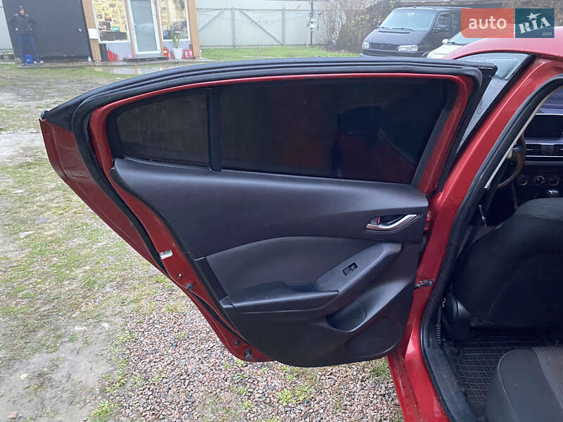 Седан Mazda 3 2015 в Киеве