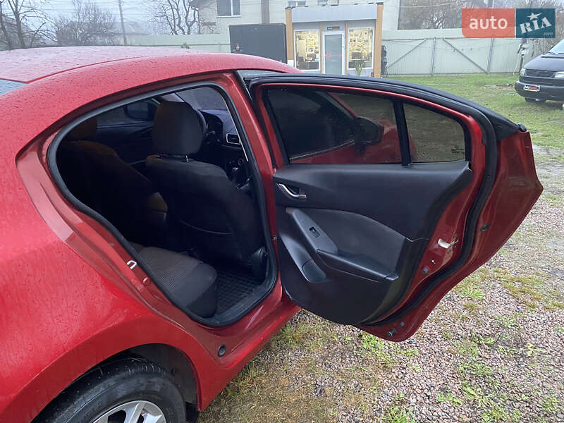 Седан Mazda 3 2015 в Киеве