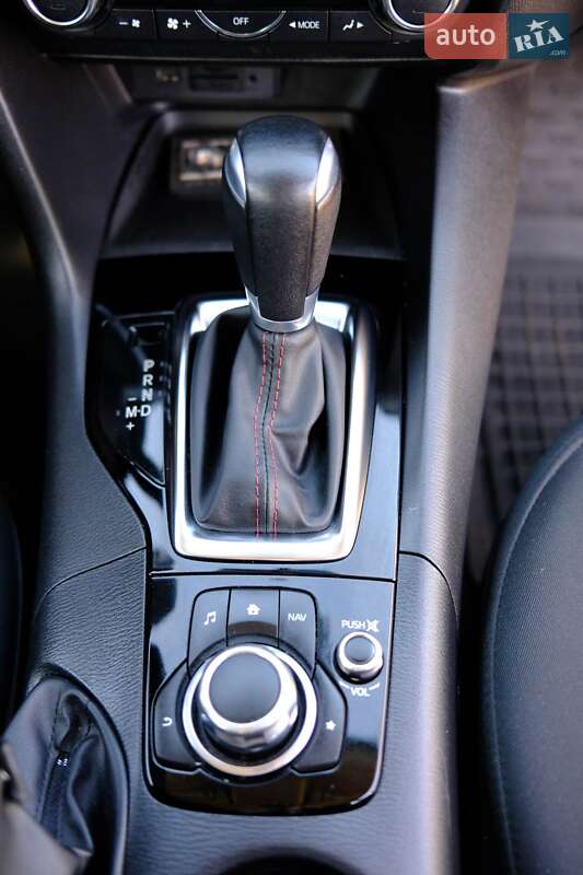 Хэтчбек Mazda 3 2016 в Киеве