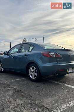 Седан Mazda 3 2010 в Киеве