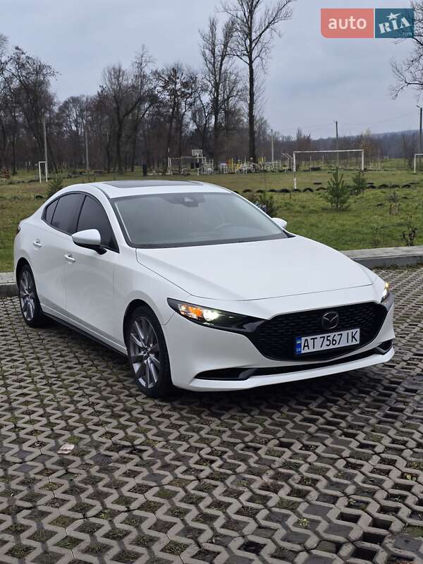 Седан Mazda 3 2021 в Коломые