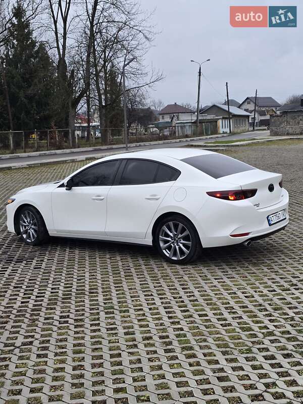 Седан Mazda 3 2021 в Коломые