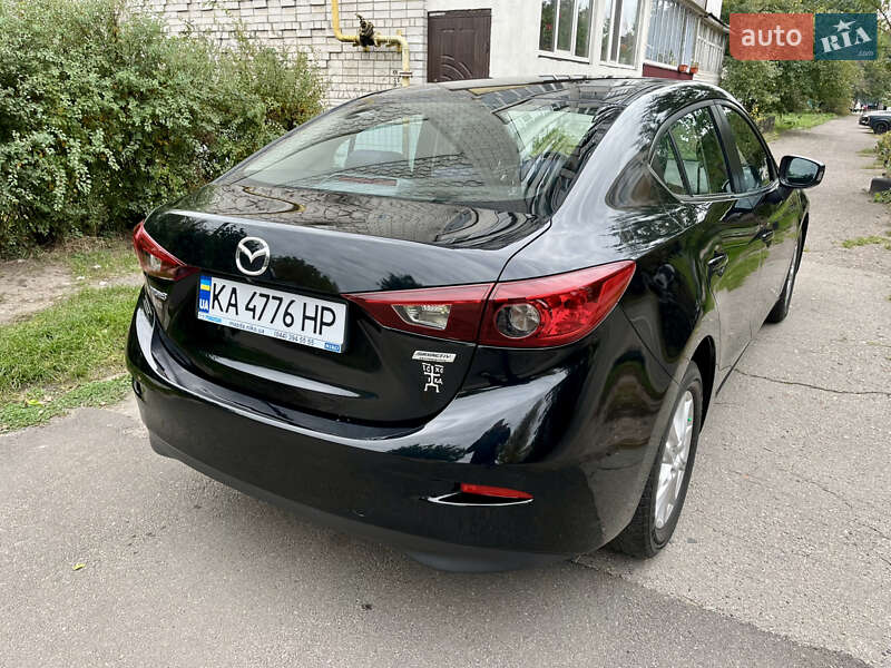 Седан Mazda 3 2015 в Черкасах