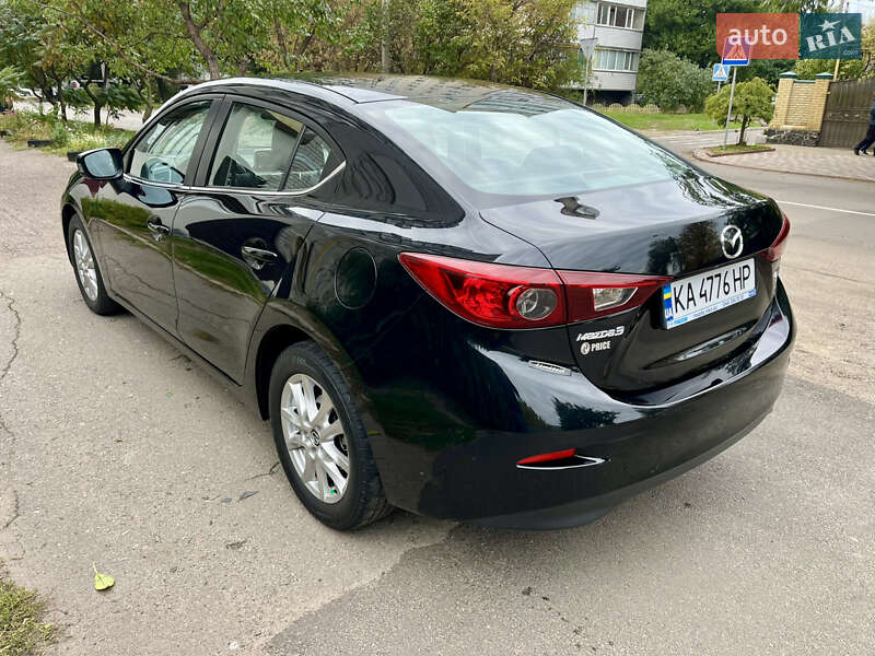 Седан Mazda 3 2015 в Черкасах