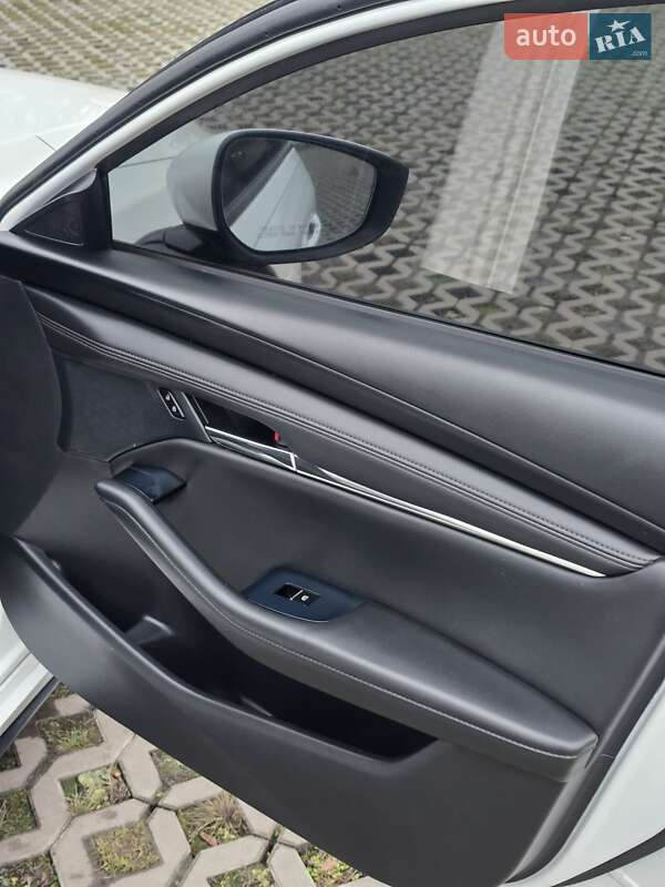 Седан Mazda 3 2021 в Коломые