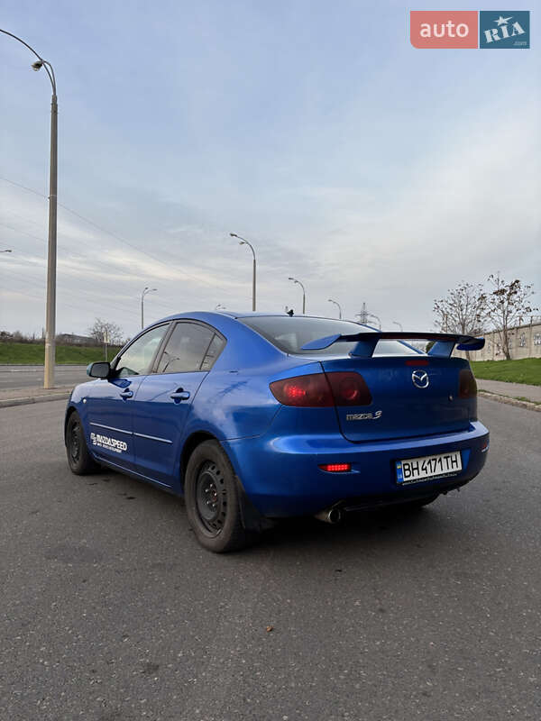 Седан Mazda 3 2004 в Одессе