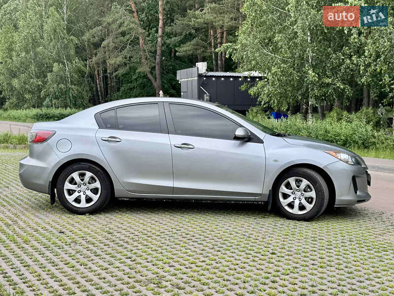 Седан Mazda 3 2012 в Києві