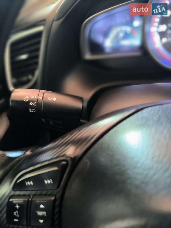 Хэтчбек Mazda 3 2014 в Никополе