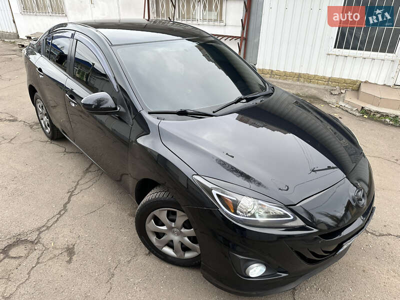 Седан Mazda 3 2012 в Миколаєві