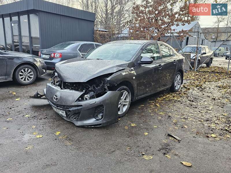 Седан Mazda 3 2013 в Киеве фото 5 Седан Mazda 3 2013 в Киеве