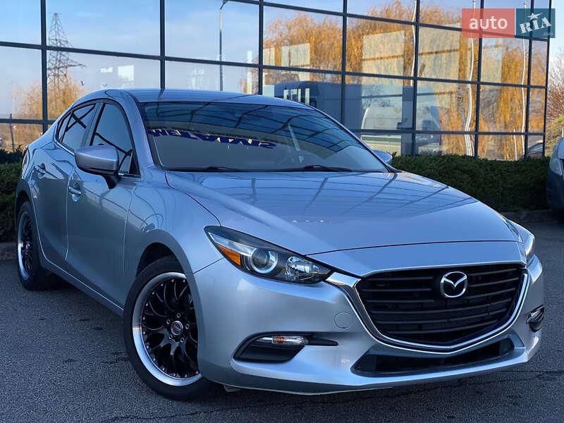 Седан Mazda 3 2017 в Дніпрі