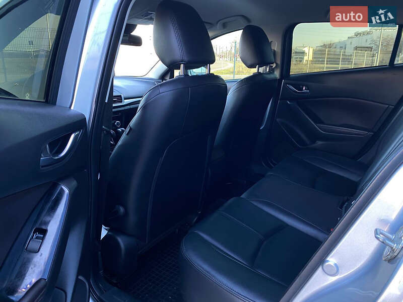 Седан Mazda 3 2017 в Дніпрі