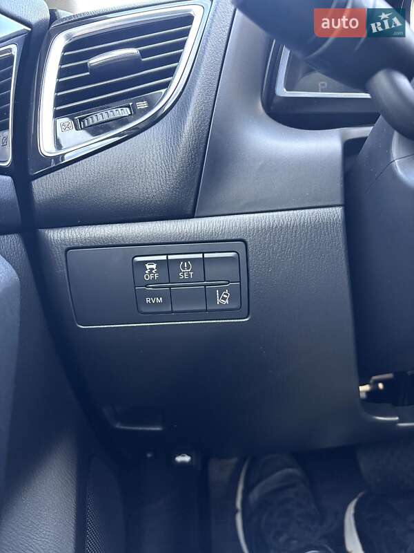 Хэтчбек Mazda 3 2015 в Кривом Роге