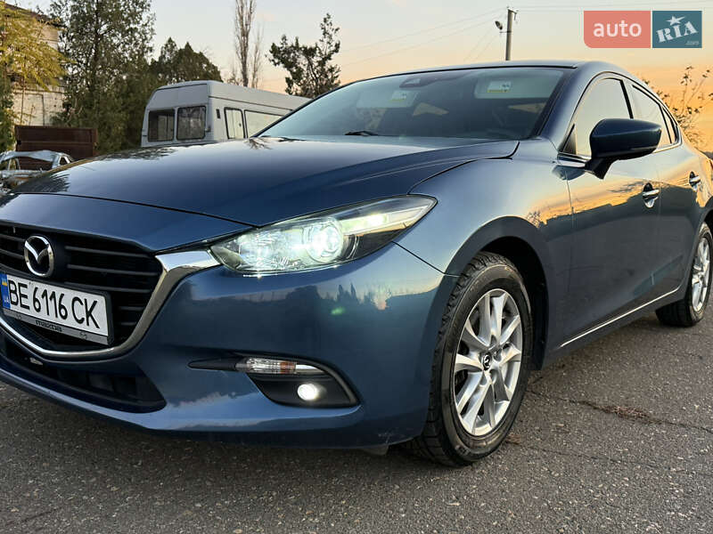 Седан Mazda 3 2017 в Николаеве