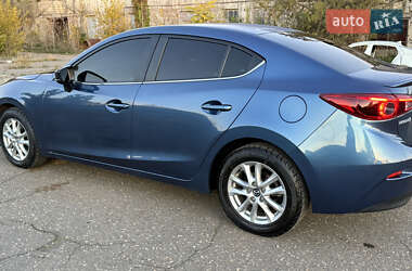 Седан Mazda 3 2017 в Николаеве