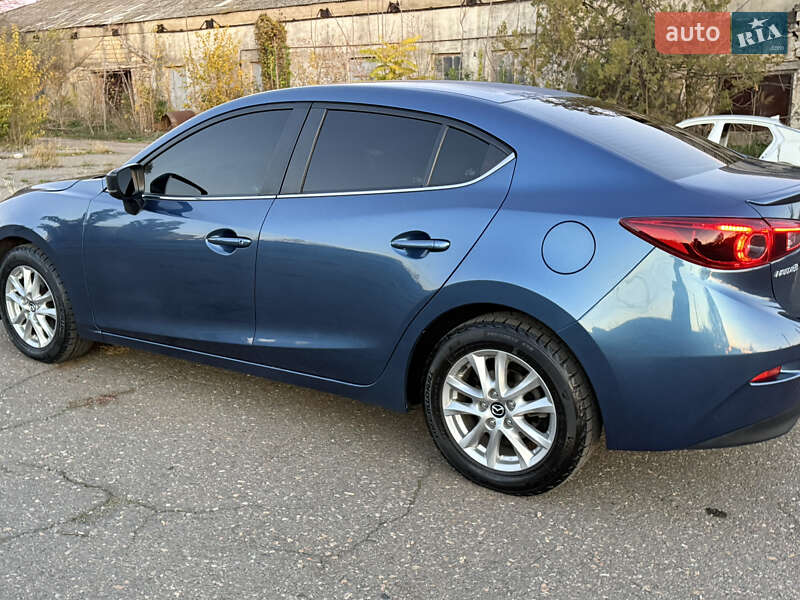 Седан Mazda 3 2017 в Николаеве