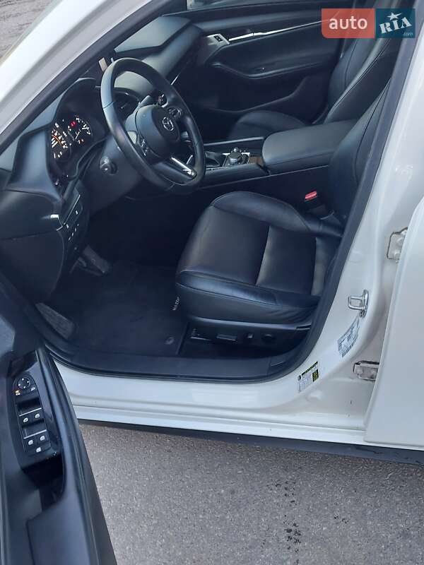 Седан Mazda 3 2023 в Дніпрі