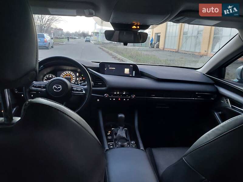 Седан Mazda 3 2023 в Дніпрі