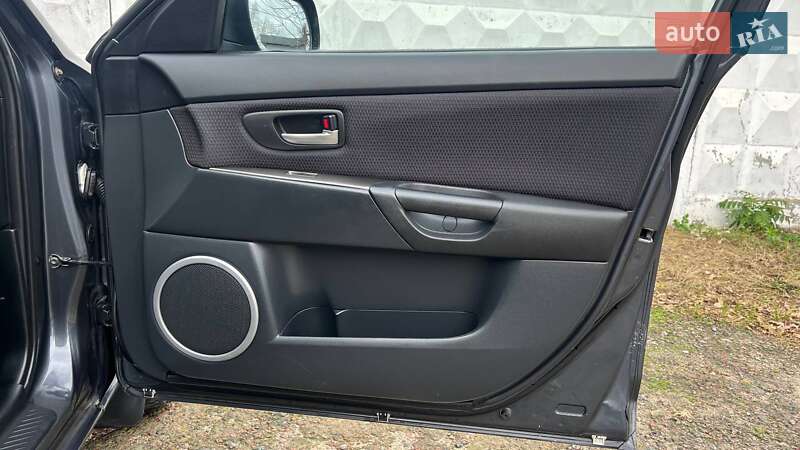 Седан Mazda 3 2008 в Киеве