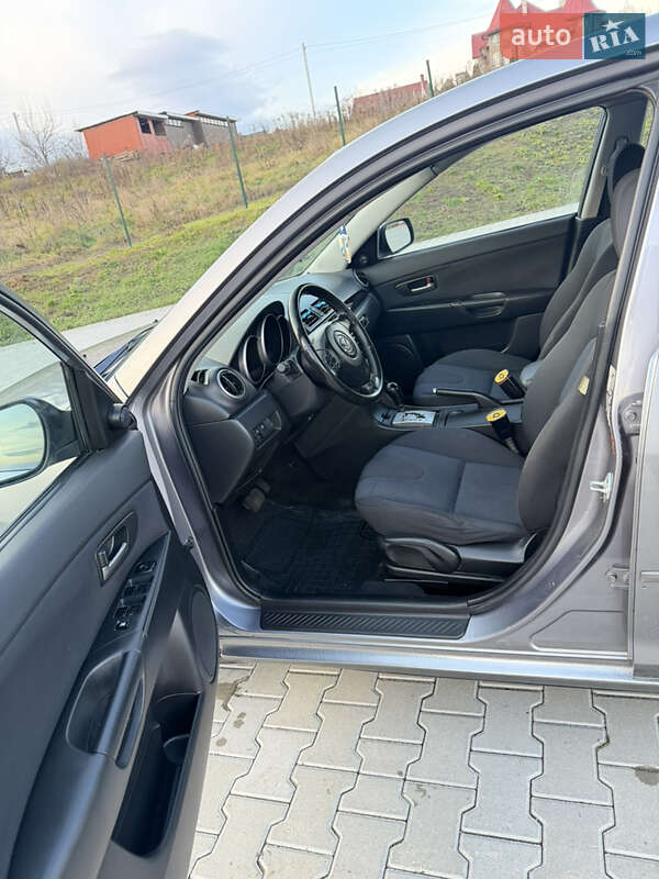 Хэтчбек Mazda 3 2004 в Черновцах