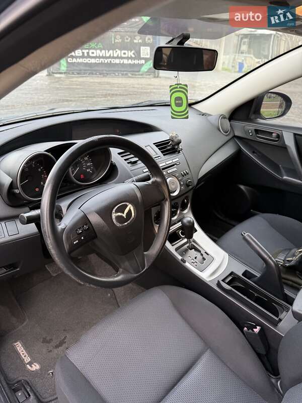 Седан Mazda 3 2010 в Миколаєві