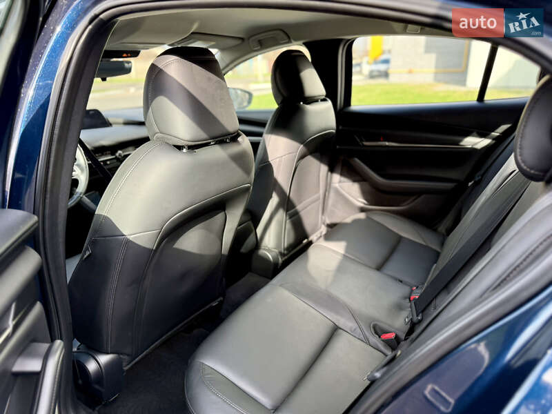Седан Mazda 3 2019 в Одесі