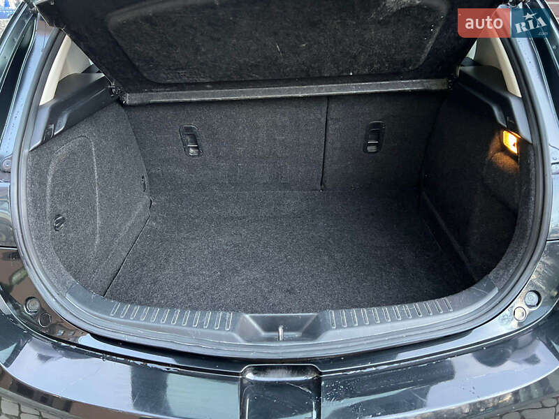 Хэтчбек Mazda 3 2011 в Коломые