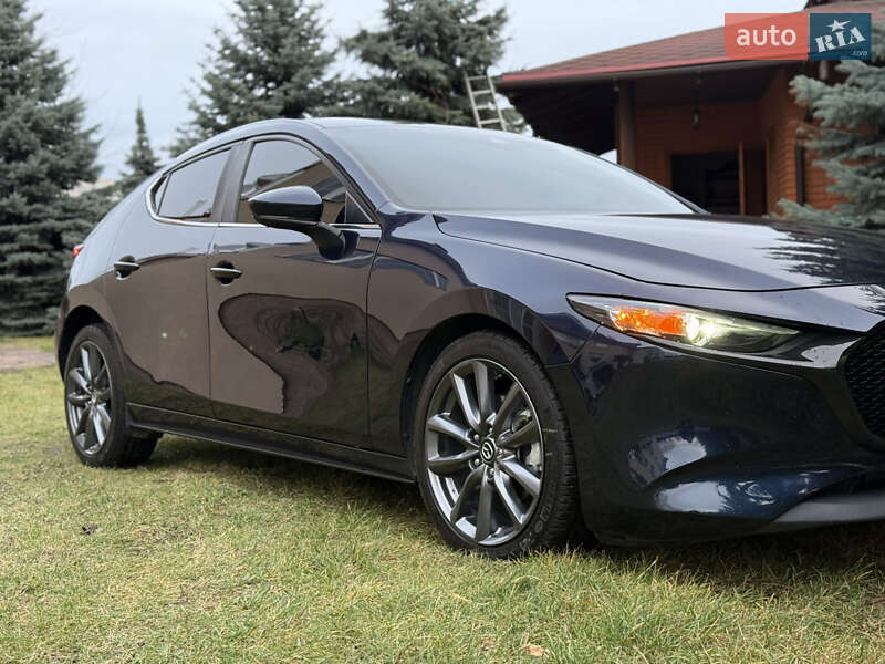 Хэтчбек Mazda 3 2019 в Киеве