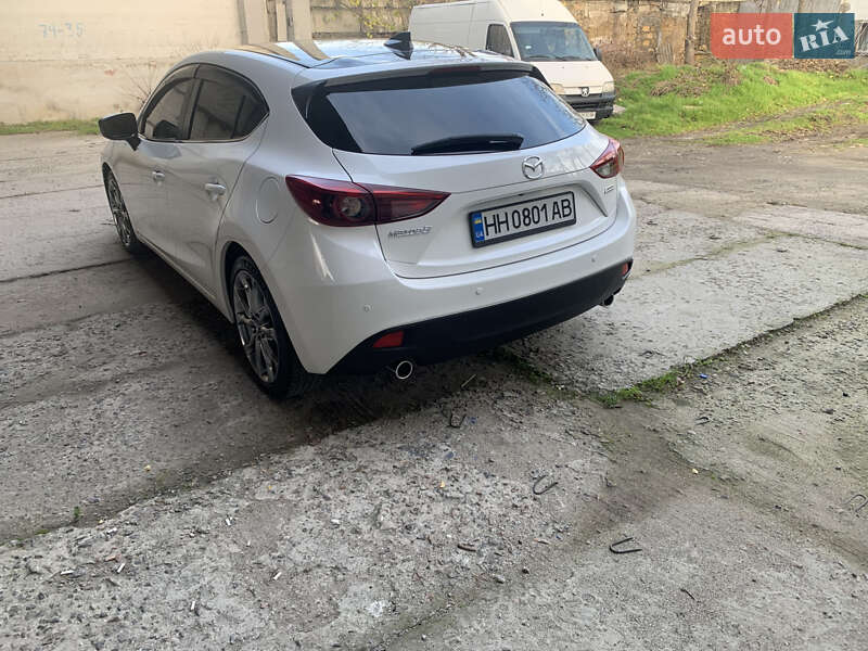 Хэтчбек Mazda 3 2015 в Одессе
