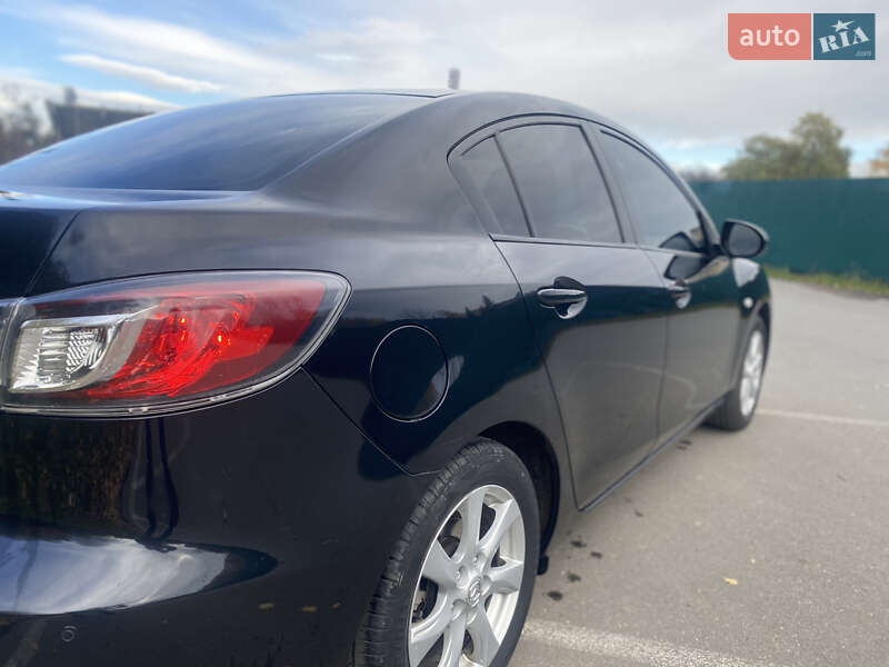 Седан Mazda 3 2011 в Ивано-Франковске