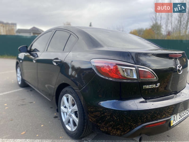 Седан Mazda 3 2011 в Ивано-Франковске