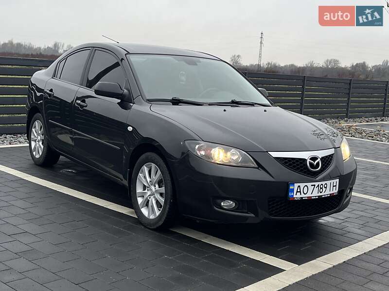 Седан Mazda 3 2007 в Мукачево