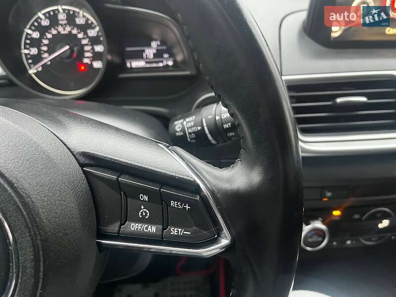 Седан Mazda 3 2017 в Днепре