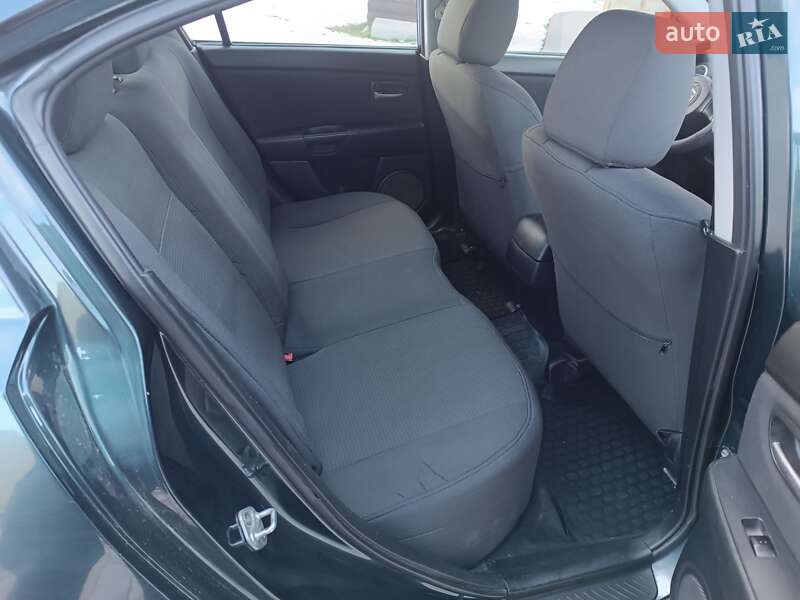 Седан Mazda 3 2005 в Надвірній