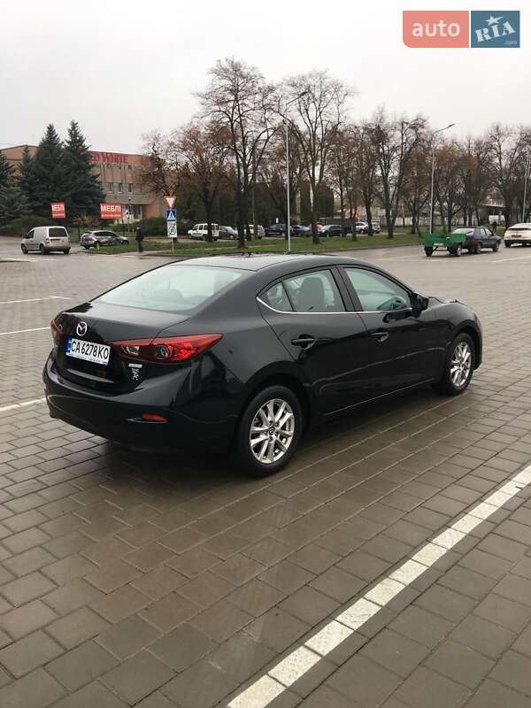 Седан Mazda 3 2015 в Черкассах