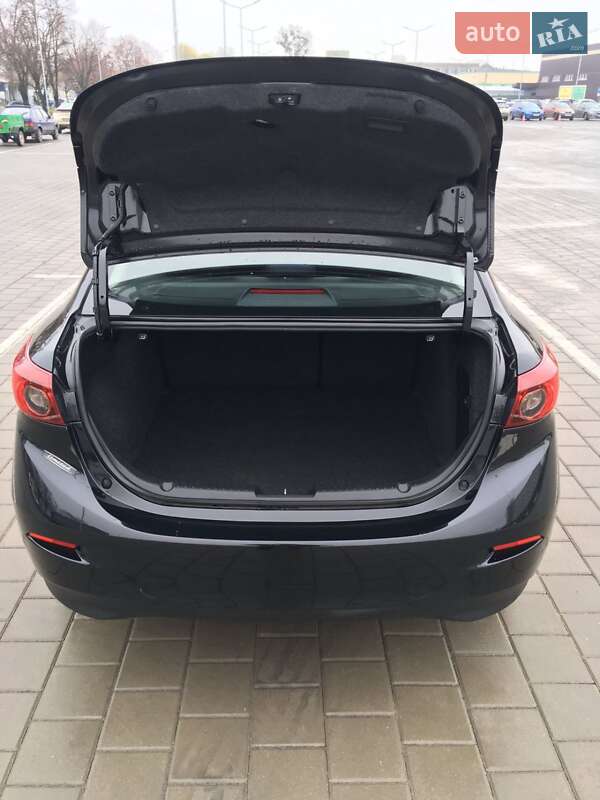 Седан Mazda 3 2015 в Черкассах