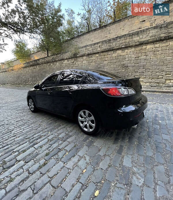 Седан Mazda 3 2012 в Миколаєві