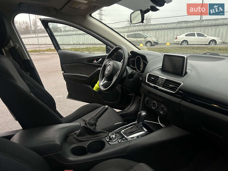 Хэтчбек Mazda 3 2016 в Киеве