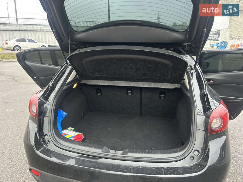 Хэтчбек Mazda 3 2016 в Киеве
